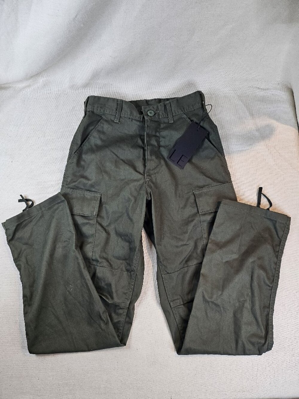 Local European Women's LE Cargo Pants - Size XS